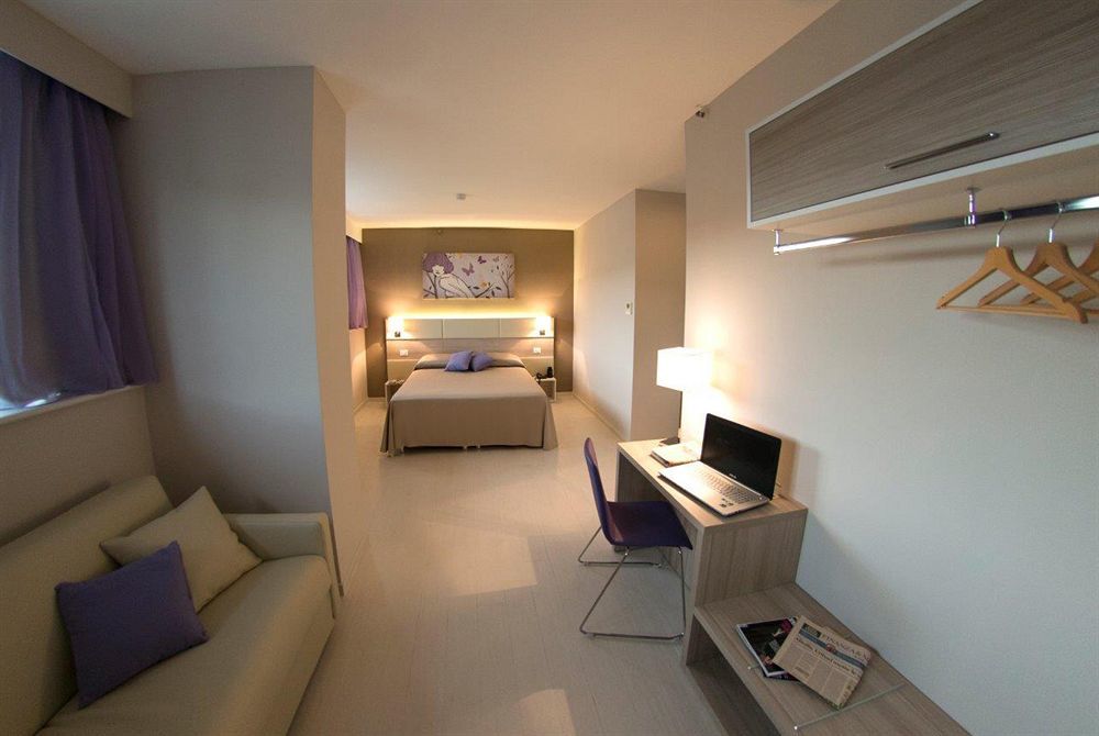 Hotel Cristina Napoli Esterno foto